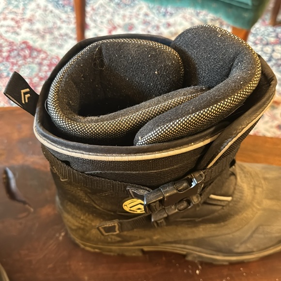 Winter Boots - Picture 2 of 4